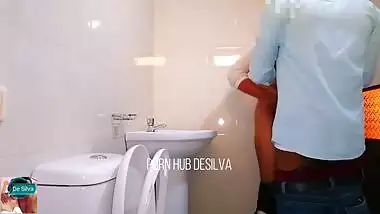 Quick Fuck With My Office Hot sexy Girl in The Office Bathroom