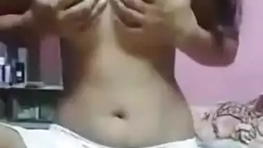 Desi big boobs bhabi nude bath