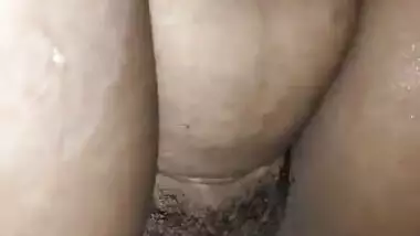 Dehati Bhabhi pissing MMS selfie video