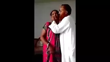 Hindi sex video of a mature guy having fun with a young bhabhi