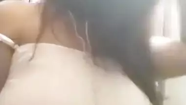 Desi sexy girl show her nice boobs on tango