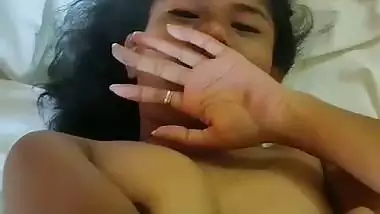 Shy girl naked body displaying viral sex MMS