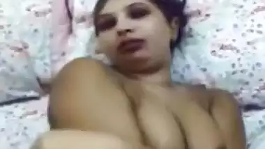 Hot Desi Milf With Lovely Melons Giving Great Blowjob