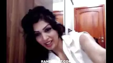 Hot New Delhi NRI girl nude on cam