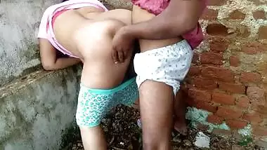 Indian School Couple Has Risky Outdoor Sex With Hindi Audio