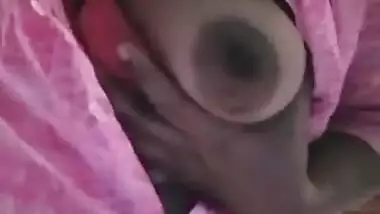 Sexy Indian Girl Showing