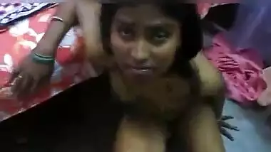 Dusky housewife oral-sex sex Bangla episode