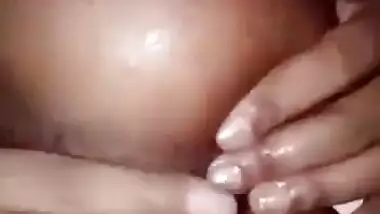 Amazing Indian pussy porn MMS video