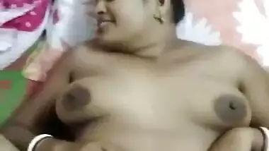 Desi inden very hot bahbai xxx busty indian porn at Hotindianporn.mobi