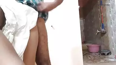 Energetic XXX stretching waits for the Desi whore after cocksucking