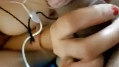 Bhabi Playing With DICK SHOWING pussy