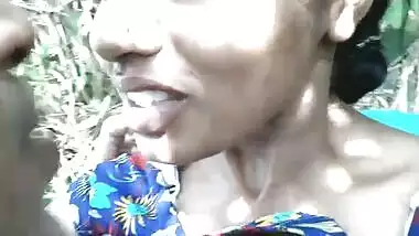 Desi hot village girl fucking outdoor