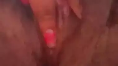 Indian girl cum fingering