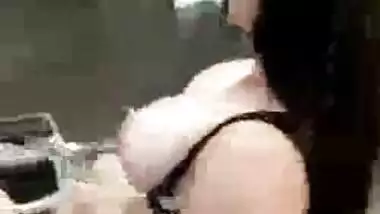 Sexy Arab Girl In Gym Exposing Boobs
