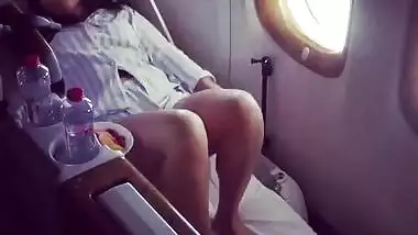 sey shenza showing her thundrous thigh in flight