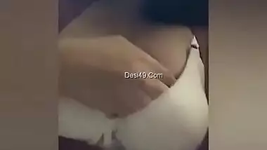 Desi teen takes everything off exposing XXX boobies in pics and video
