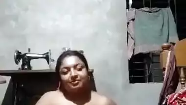 Unsatisfied Desi Boudi Removing Saree And fingering