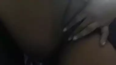 sri lankan girl show her big ass hole