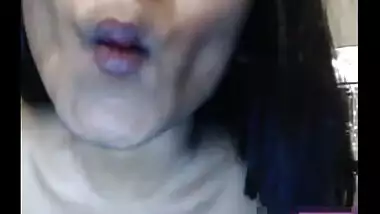 Tamil teen masturbate horny pussy on live cam for lover