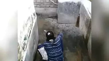 Indian village girl peeing video