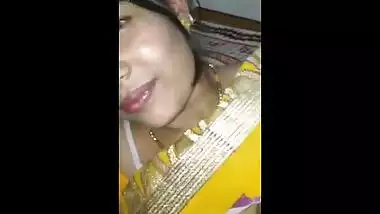 Punjabi big boobs aunty letting her lover press her tits