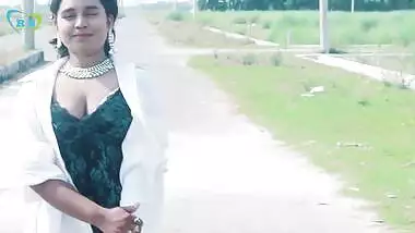 Booby shy bengali girls huge cleavage show seductive photoshoot