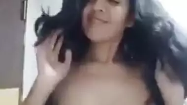Cute Indian nude girl solo video