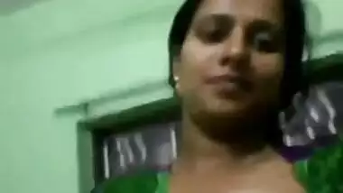 Kerala chechi showing big boobs