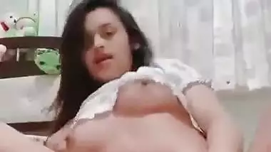 Xkxxcom busty indian porn at Hotindianporn.mobi