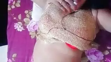 Horny Desi Girl Arouses With Naughty Words In Video Sex