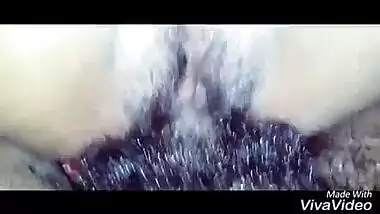 Have a close look at a desi hairy pussy girl