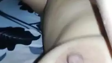 Desi bhbai show her boob nipple