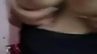 Today Exclusive- Cute Desi Girl Showing Her Boobs On Live Show
