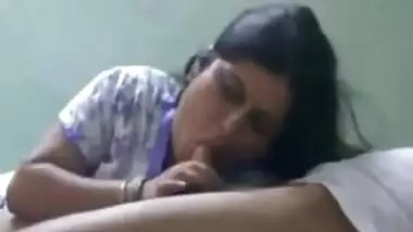 NEIGHBOUR INDIAN WIFE LOVES TO TASTE CUM BJ