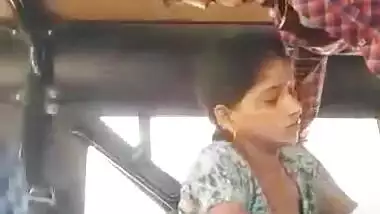 Desi lover fucking hard on taxi
