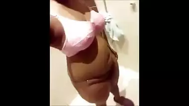 Desi Girl Show Bra ,Shake boobs and Pussy Show