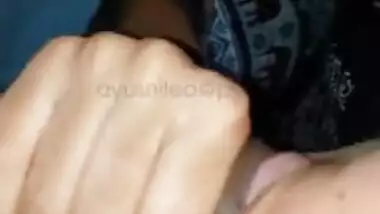 penis insertion inserting finger in to penis amature homemade couple පයියට ඇගිල්ල ගහල දීපු සැප
