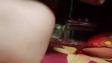 Bangla girl masturbating her both holes on cam
