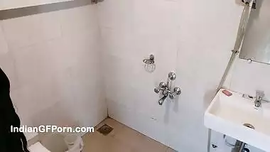 Indian Girlfriend Taking Shower Filmed By Her Boyfriend After