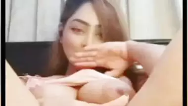 Brown haired sexy mall fingering pussy for fans