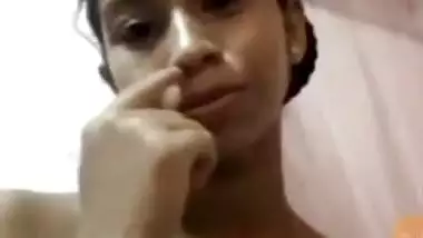 Lankan girl nude MMS selfie
