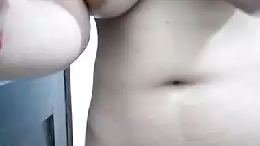 Indian girl big boobs show
