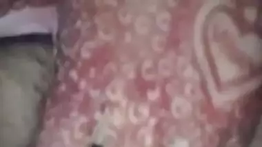 Mehendi girl fingering pussy on video call