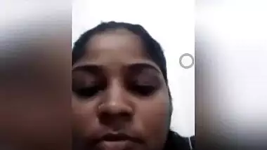 Horny Tamil Girl Showing Boobs And Pussy On Video Call