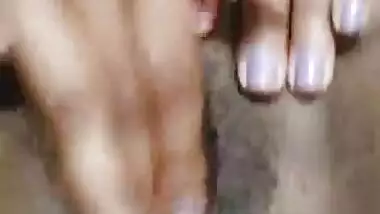 Desi girl fingering for her boyfriend