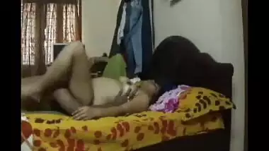 Desi housewife gets her pussy sucked by her lover