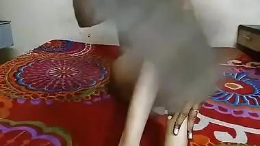 Unstoppable XXX show of Indian who takes sari and underwear off
