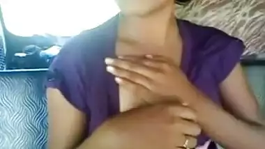 DESI GIRLFRIEND SHOWING HER TITS AND PUSSY TO BOYFRIEND