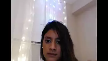Indian teen shows ass on webcam