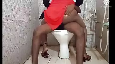 Indian Vabi Caught Her Devar And Fucked In Bathroom